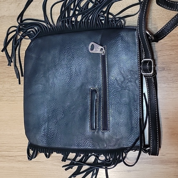 Blazin Roxx Aztec Fringe Crossbody - Picture 4 of 10